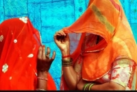  সুখের সংসার দুই স্ত্রীকে নিয়ে, ১৫ দিন করে সময় দেন যুবক!