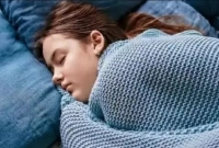 কী ক্ষতি হয় বেশি ঘুমালে?