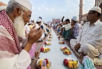  যে দোয়া পড়বেন ইফতার সামনে নিয়ে