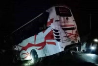 নিয়ন্ত্রণ হারিয়ে যাত্রীবাহী বাস খাদে