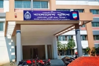 বাবা-মার ঝুলন্ত মরদেহের পাশে কাঁদছিল ৭ মাসের শিশু!