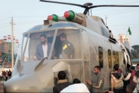 ব্যাপক সাড়া ফেলেছে মেহেদীর এই ‘হেলিকপ্টার রেস্তোরাঁ’!