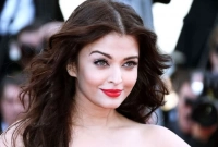 জানেন সিনেমাপ্রতি কত টাকা পারিশ্রমিক নেন ঐশ্বরিয়া