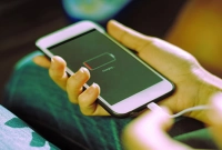 জানেন, মোবাইল ফোন প্রথম কে ব্যবহার করেছিলেন?