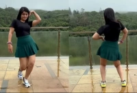  তুমুল ভাইরাল এই সুন্দরী বিমান সেবিকা