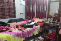 নির্বাচনী প্রচারণায় গেলেন বাড়ির সবাই, এসে দেখেন সব টাকা-গহনা নিয়ে গেছে চোর