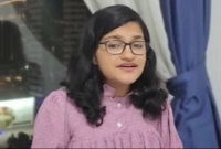  গিনেস রেকর্ড ১৪০ ভাষায় গান গেয়ে!