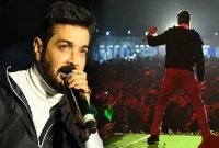   এবার গান গেয়ে মঞ্চ কাঁপালেন ‘বুম্বাদা