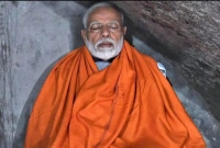 ১১ দিন ধরে ডাবের পানি ছাড়া আর কিছুই খাচ্ছেন না মোদী