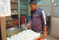 মাত্র দুই হাজার টাকা পুঁজি নিয়ে দৈনিক আয় ১০ হাজার টাকা