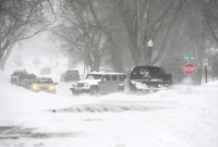 তীব্র তুষারঝড়ের কবলে পড়ে যুক্তরাষ্ট্রে ৯২ জনের মৃত্যু