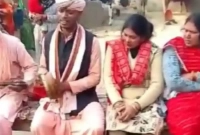 হারিয়ে যাওয়ার ২২ বছর পর মায়ের কাছে ফিরে এলো ছেলে