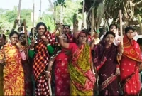 গভীর রাতে কম বয়সি গৃহবধূদের তুলে নিয়ে যেত ওরা