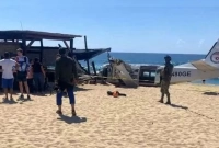 সৈকতে জরুরি অবতরণ করল বিমান, একজন নিহত