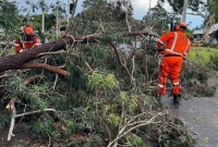 শক্তিশালী ঝড় আঘাত হেনেছে অস্ট্রেলিয়ায়, বিদ্যুৎবিচ্ছিন্ন দেড় লাখের বেশি বাড়ি 