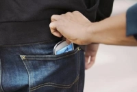 ৪৫ দিন প্রশিক্ষণ, বেতন ২৫ হাজার, পেশা ‘মোবাইল চুরি’