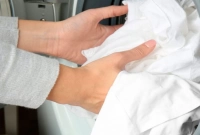 কাপড় হবে সাদা ধবধবে, জানুন উপায়