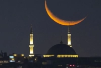 যে দিন চাঁদ দেখার আহ্বান জানাল আরব আমিরাত