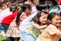 ১২ লাখ টাকা বোনাস, এক বছরের বেতনসহ ছুটি তৃতীয় সন্তান হলে!