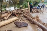 ২৬ জনের মৃত্যূ, ধ্বংস হয়ে গেছে ৭০০ বাড়িঘর