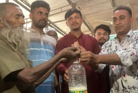 ১০ টাকা লিটারে দুধ বিক্রি!