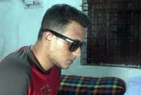 বিরল রোগে আক্রান্ত সিয়াম, রোদে গেলে গালে-মুখে পচন ধরে! বিরল রোগে আক্রান্ত সিয়াম, রোদে গেলে গালে-মুখে পচন ধরে!