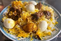 কেন বিরিয়ানিতে আলু দেওয়া হয়? আছে এক করুণ কাহিনি