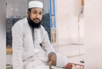 কোনো হাদিয়া ছাড়াই ১৮ বছর ধরে খতম তারাবি পড়াচ্ছেন হাফেজ নূর কামাল