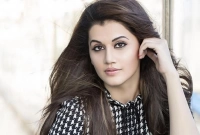 অবশেষে কাকে বিয়ে করলেন অভিনেত্রী তাপসী পান্নু?