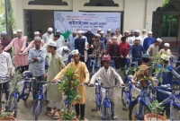 বাইসাইকেল উপহার পেল ২২ কিশোর টানা ৪০ দিন জামাতে নামাজ পড়ে