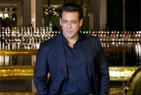 ঈদের দিন ভক্তদের জন্য সুখবর দিলেন সালমান খান