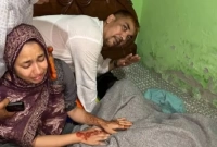 ছেলের-বিয়ের-দিন-চা-বিক্রেতা-বাবার-মৃত্যু