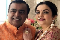 যে দুধ পান করে শরীর  চাঙ্গা রাখেন মুকেশ আম্বানি