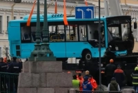 সেতু থেকে নদীতে পড়ে ডুবে গেল যাত্রীবাহী বাস, যত জনের মৃত্যু