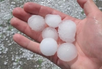 সাবধান, জানেন কী হয় বৃষ্টির শিলা খেলে?