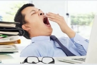 জানেন কেন কেউ একজন হাই তুললে অন্যরাও হাই তুলে?