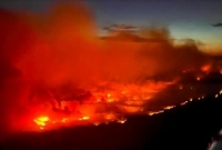 আগুন দ্রুতই ছড়িয়ে পড়ছে