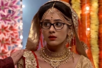 আপনি কী সবসময় চশমা পরেন? তবে যা জানা দরকার