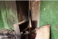 পেট্রোল ছিটিয়ে মসজিদে আগুন, ১১ মুসল্লির মৃত্যু