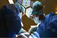 অস্ত্রোপচার করার কথা রোগীর আঙুলে, ‘ভুলে’ চিকিৎসকরা করলেন জিহ্বাতে!