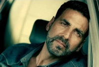 গয়নার দোকানে কাজ করতেন অক্ষয় কুমার, তার পর হোটেলে