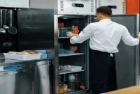 আপনি কী ফ্রিজের উপর জিনিসপত্র রাখেন? জানেন কী ভুল করছেন?