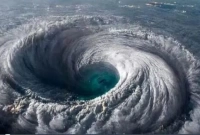 ধেয়ে আসছে ভয়ঙ্কর ঘূর্ণিঝড় ‘মিল্টন’, আঘাত হানবে যেখানে!