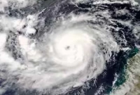 ‘অ্যারিন’ বিপজ্জনক ঘূর্ণিঝড়ে পরিণত, মহাশক্তি নিয়ে ধেয়ে আসছে ঘণ্টায় ২৬০ কিমি গতিতে