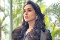 এক ভয়ংকর বিপদের মুখে পড়লেন মিমি চক্রবর্তী