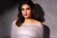 রাভিনার গায়ে হাত, করলেন চিৎকার!