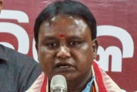 এবার  সিকিউরিটি গার্ডের ছেলে হতে যাচ্ছেন মুখ্যমন্ত্রী