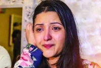 ফেসবুক স্ট্যাটাসে পরীমণির কণ্ঠে এবার হৃদয়ভাঙার কথা