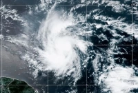 ভয়ঙ্কর রূপ নিয়ে ধেয়ে আসছে হারিকেন বেরিল