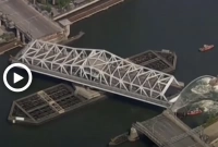 নিউ ইয়র্কে অতিরিক্ত গরমের কারণে আটকে গেল সেতু : ভিডিও